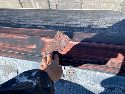 屋根板金　ケレン中