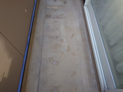 バルコニー床防水　施工前<br />（トップコート）