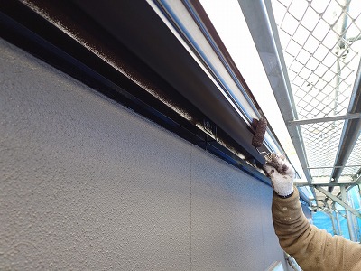 軒樋　上塗り2回目中