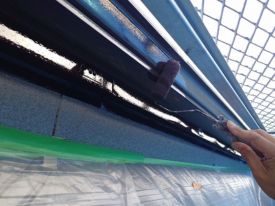 軒樋　上塗り1回目中