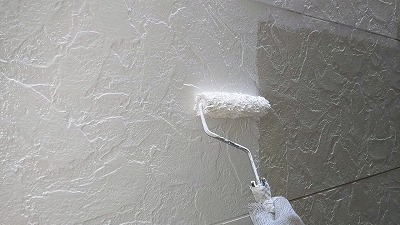 外壁　中塗り中